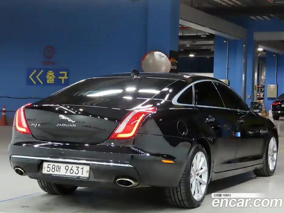 Jaguar XJ 2016 3.0 гидро в Москве № 386507, фото 4