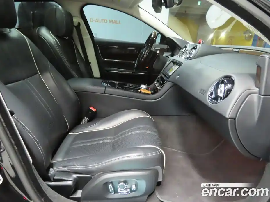 Jaguar XJ 2016 3.0 гидро в Москве № 386507, фото 8