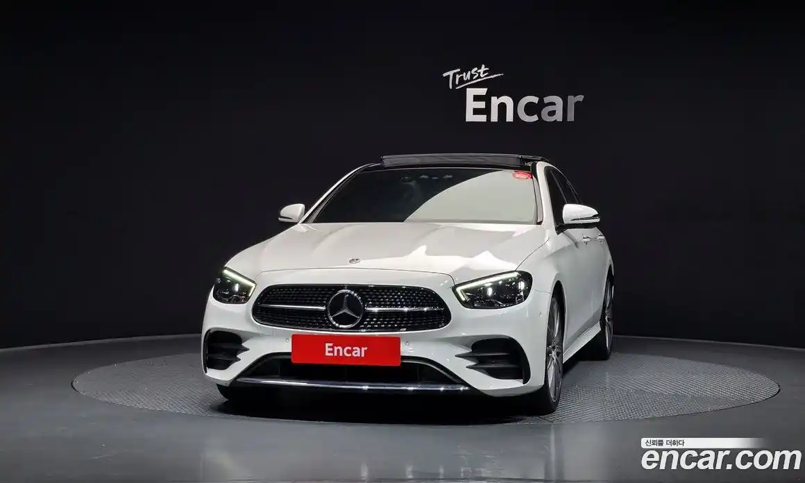 Mercedes-Benz E-Class 2022 2.0 гидро, фото 3