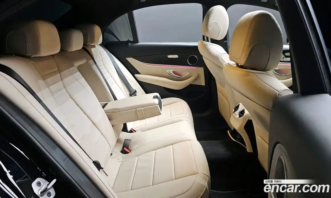 Mercedes-Benz E-Class 2023 2.0 гидро, фото 12