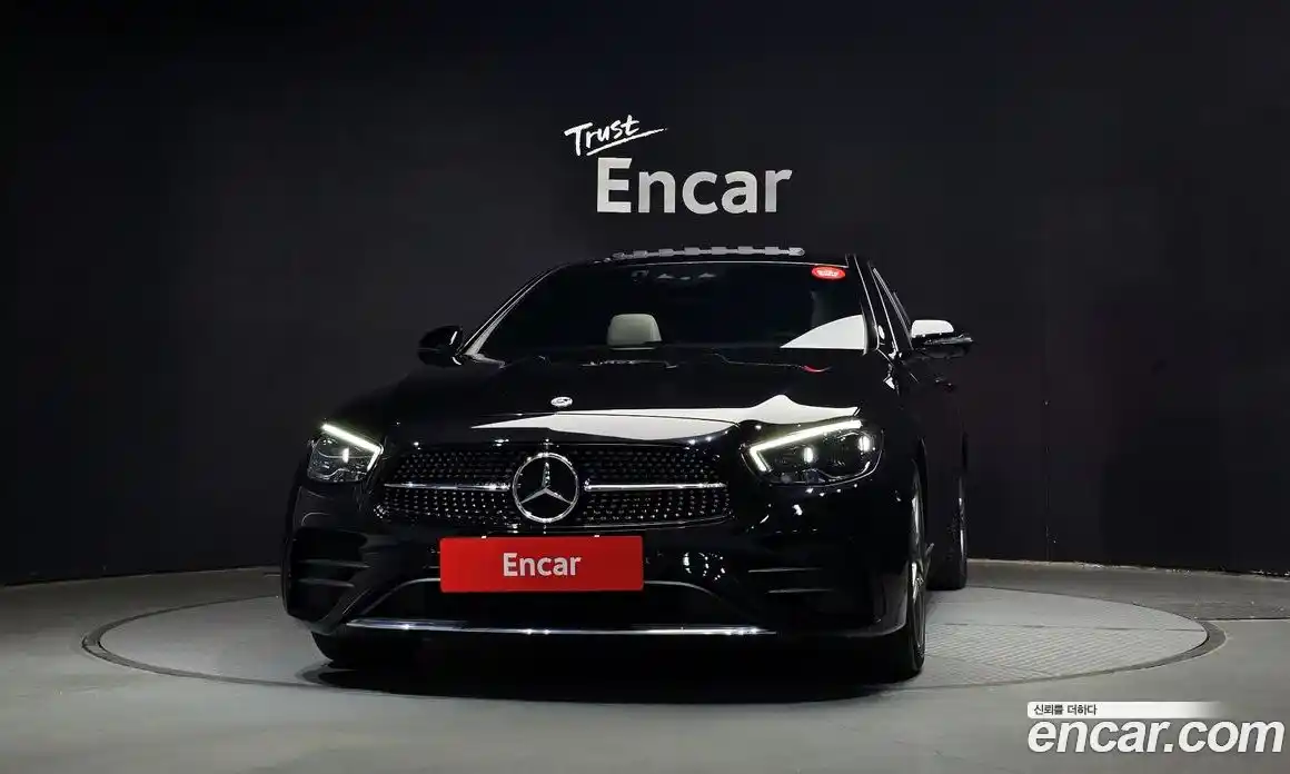 Mercedes-Benz E-Class 2023 2.0 гидро, фото 3