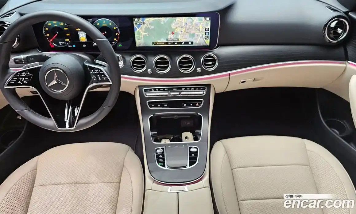 Mercedes-Benz E-Class 2023 2.0 гидро, фото 7