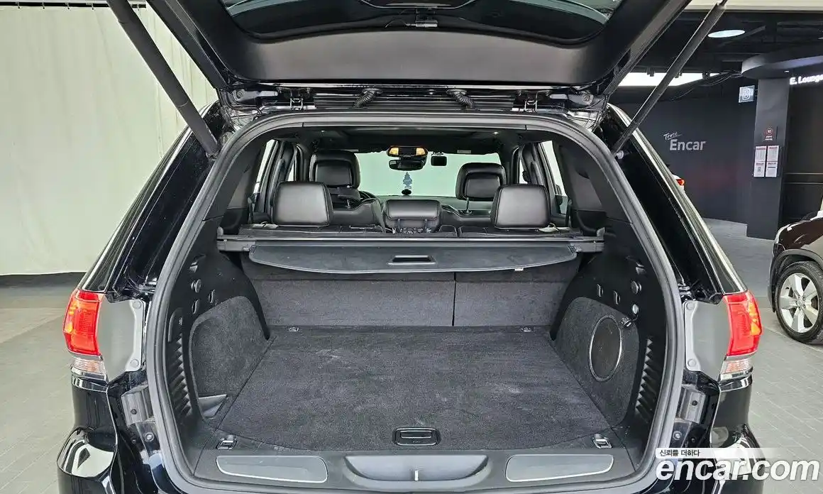 Jeep Cherokee 2018 3.0 гидро в Москве № 609671, фото 20