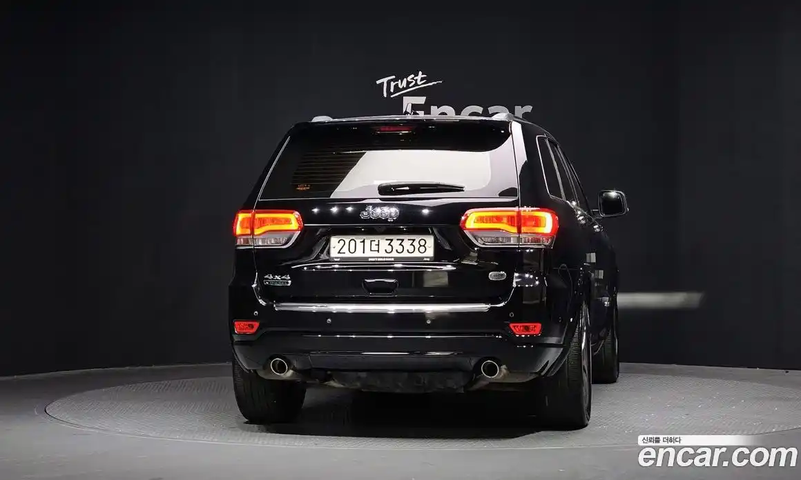 Jeep Cherokee 2018 3.0 гидро в Москве № 609671, фото 4