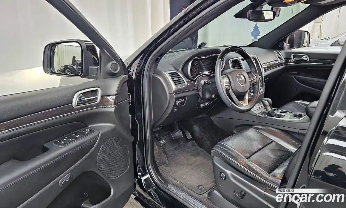 Jeep Cherokee 2018 3.0 гидро в Москве № 609671, фото 10