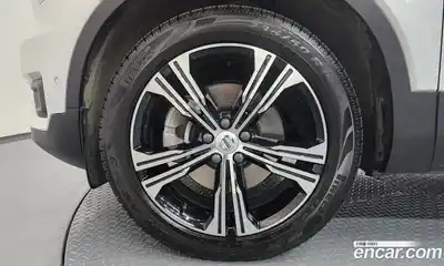 Volvo XC40 2020 2.0 гидро в Москве № 724063, миниатюра 5