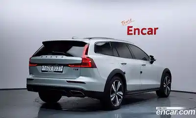 Volvo V60 2020 2.0 гидро в Москве № 724094, миниатюра 2