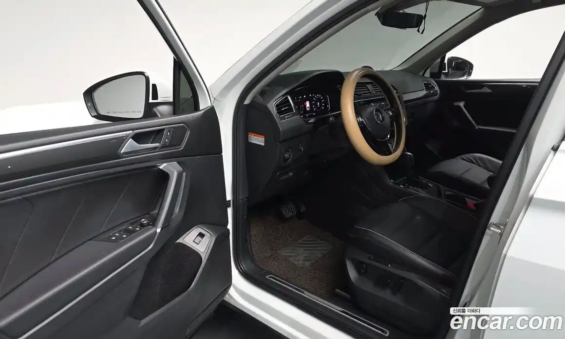 Volkswagen Tiguan 2020 2.0 гидро в Москве № 725116, фото 11