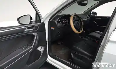 Volkswagen Tiguan 2020 2.0 гидро в Москве № 725116, миниатюра 11