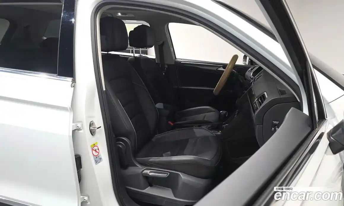 Volkswagen Tiguan 2020 2.0 гидро в Москве № 725116, фото 10