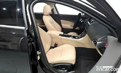 Jaguar XE 2018 2.0 гидро в Москве № 757713, миниатюра 11