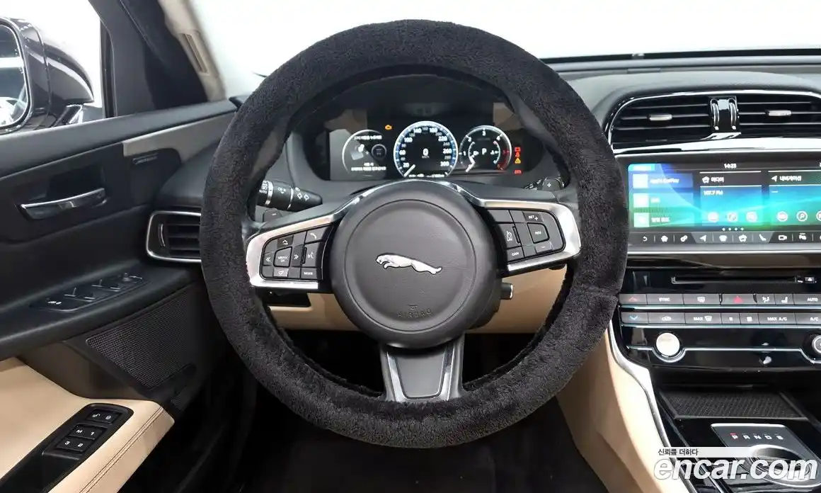 Jaguar XE 2018 2.0 гидро в Москве № 757713, фото 13