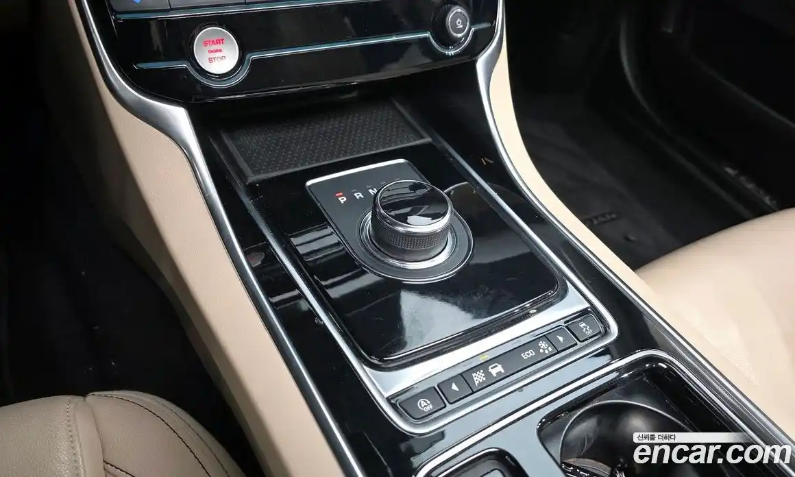 Jaguar XE 2018 2.0 гидро в Москве № 757713, фото 9