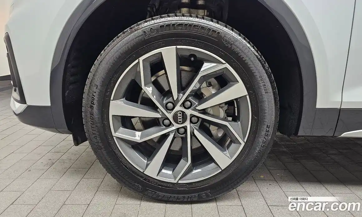 Audi Q5 2023 2.0 гидро в Москве, фото 5