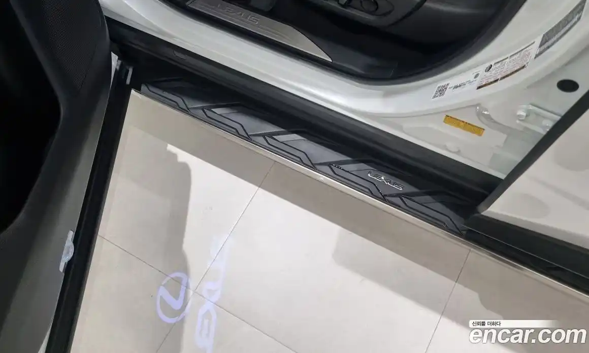 Lexus NX 2025 2.5 вариатор в Москве № 802690, фото 19