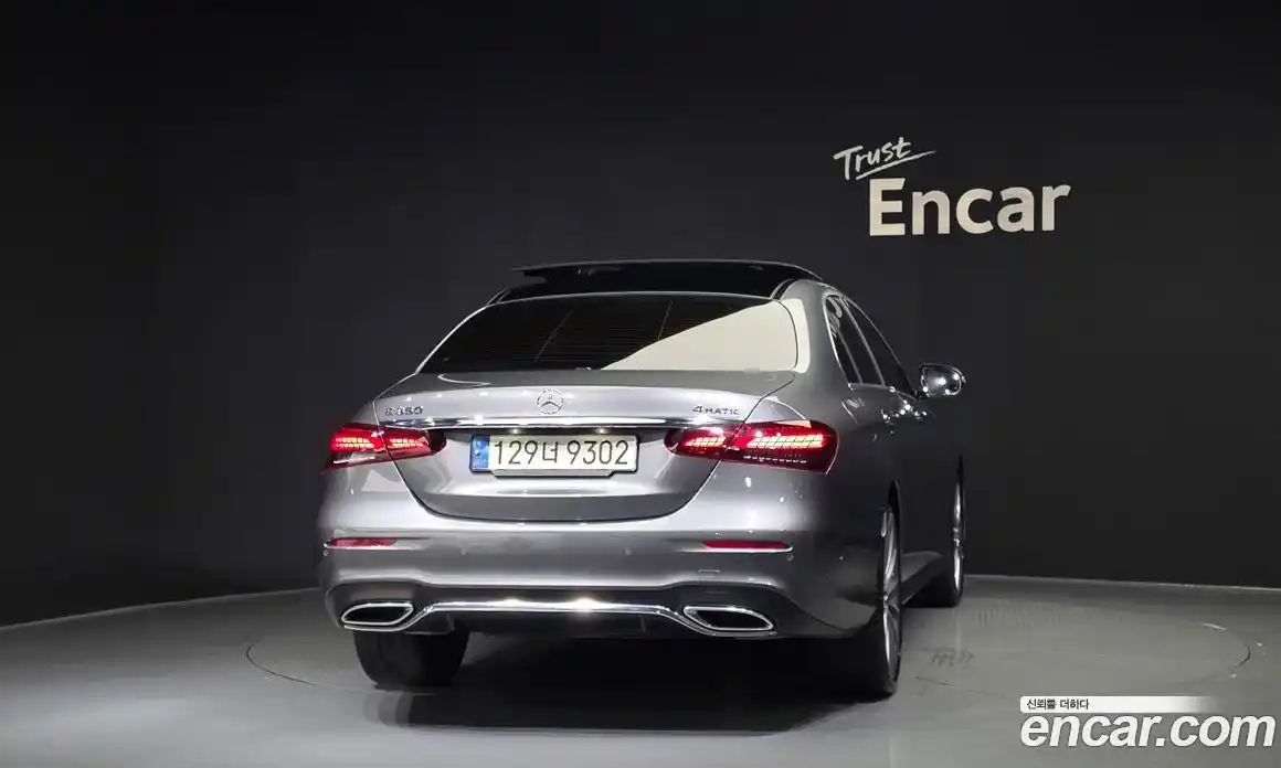 Mercedes-Benz E-Class 2022 2.0 гидро, фото 4