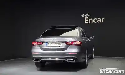 Mercedes-Benz E-Class 2022 2.0 гидро, миниатюра 4