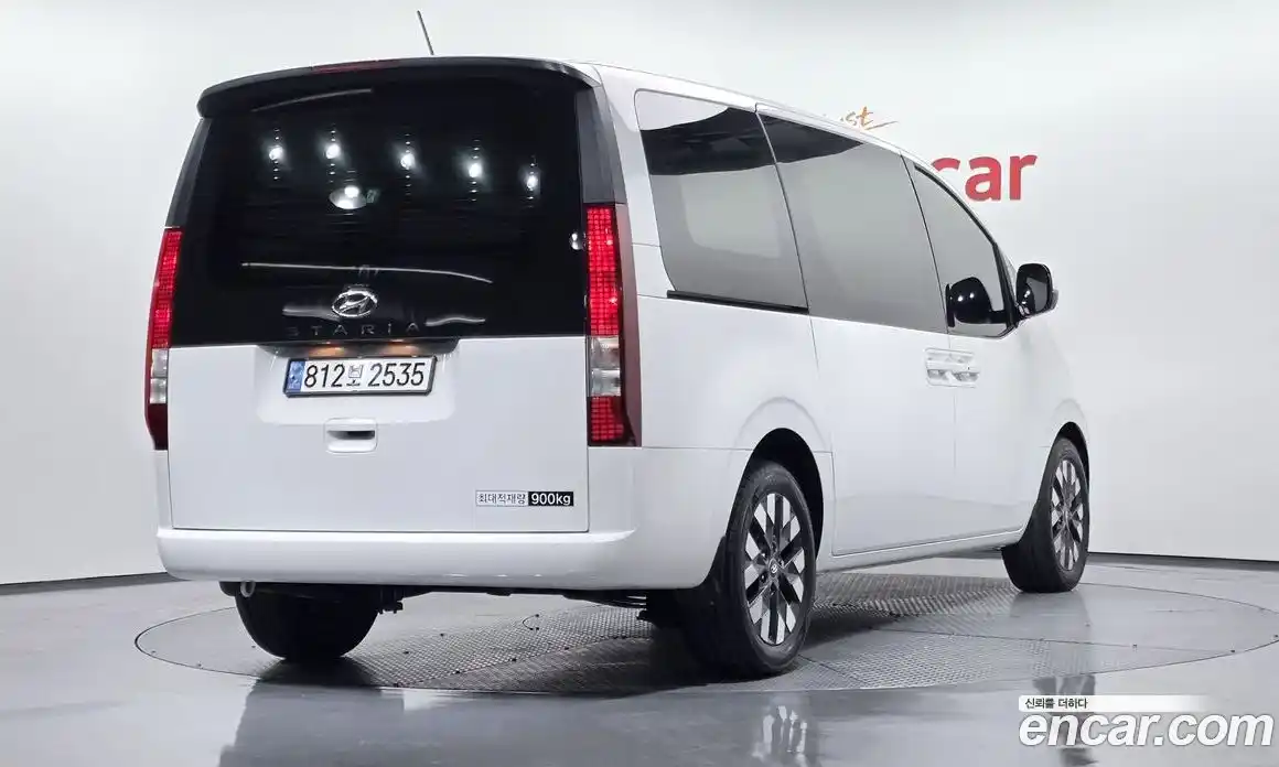 Hyundai Staria 2023 2.2 Автомат в Москве № 926401, фото 1