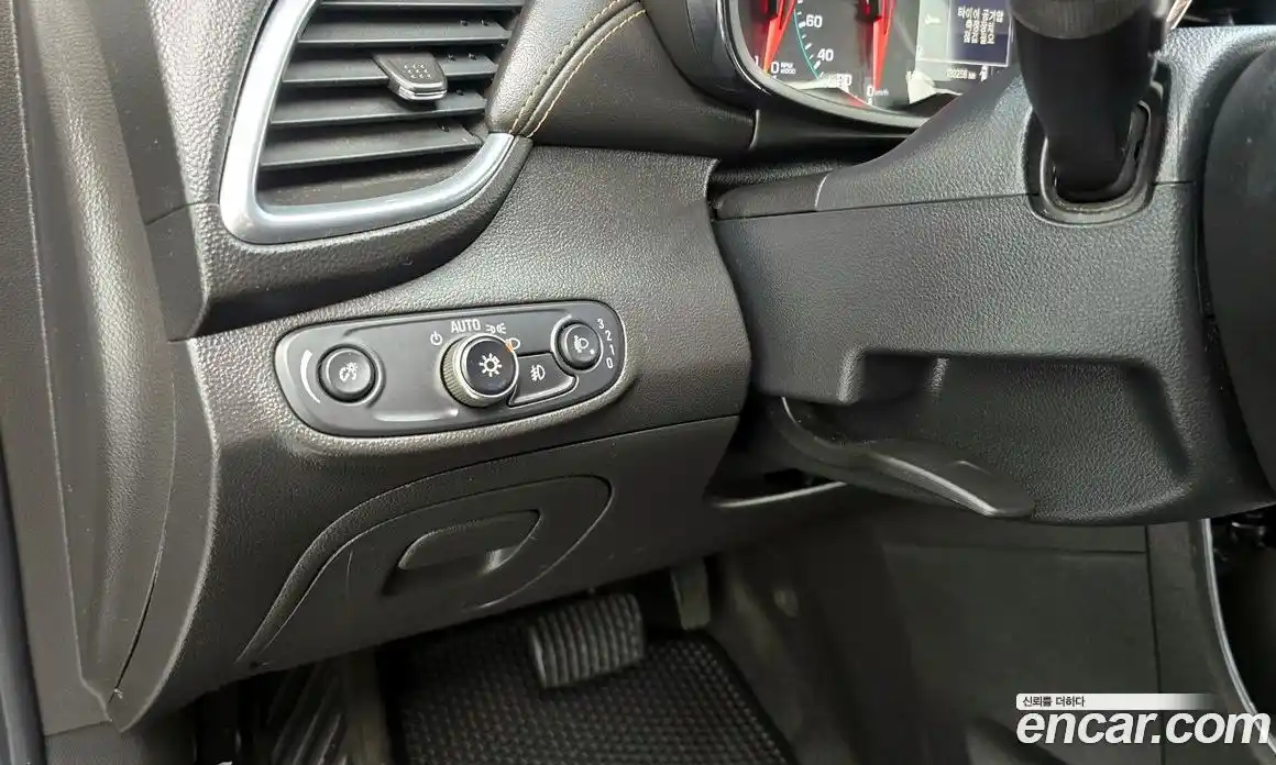 Chevrolet Trax 2017 1.4 гидро в Москве № 936176, фото 17