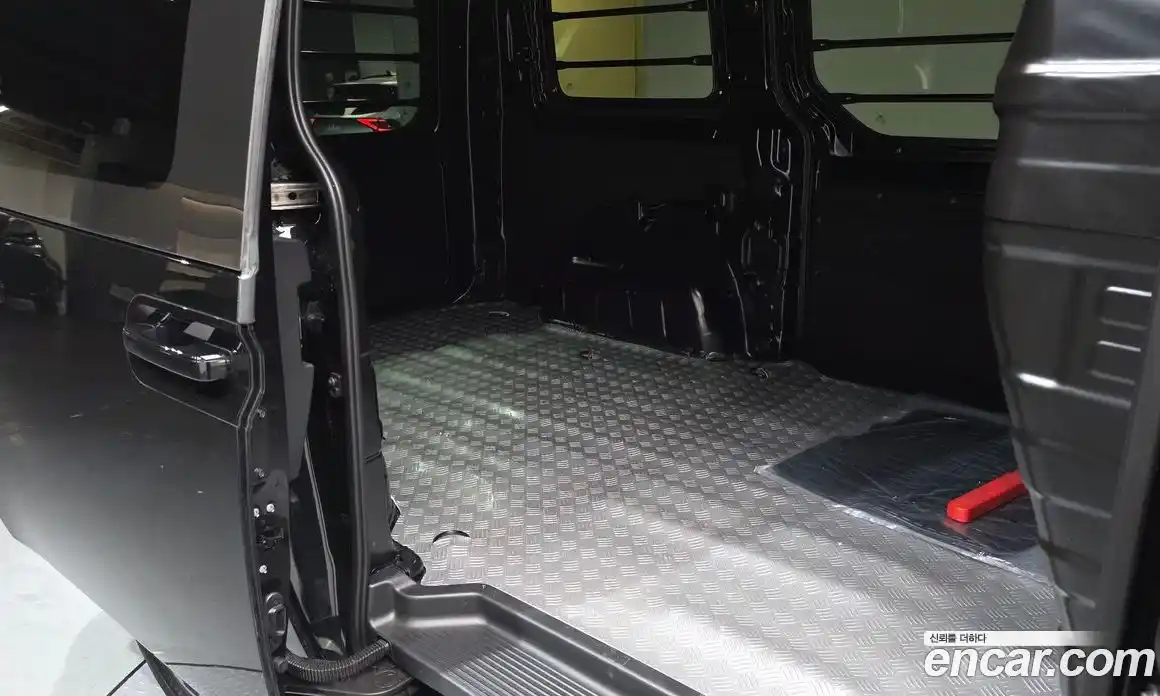 Hyundai Staria 2025 1.6 Автомат в Москве № 967987, фото 9