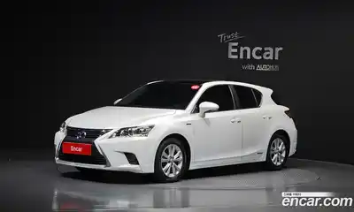 Lexus CT200h, 2016