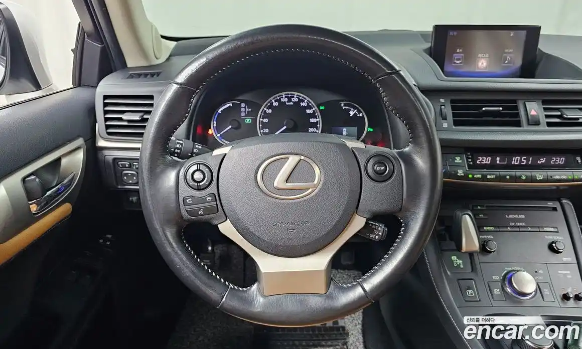Lexus CT200h 2016 1.8 гидро в Москве № 975917, фото 13
