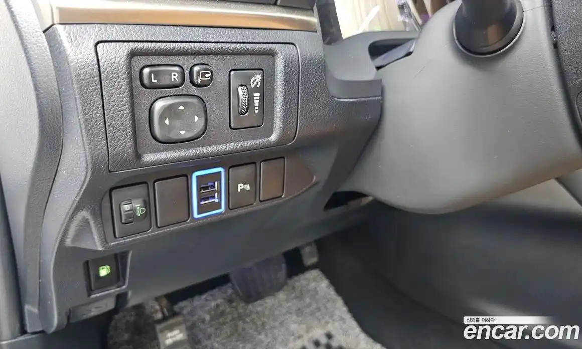 Lexus CT200h 2016 1.8 гидро в Москве № 975917, фото 15