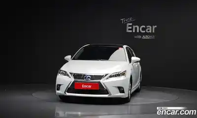 Lexus CT200h 2016 1.8 гидро в Москве № 975917, миниатюра 3