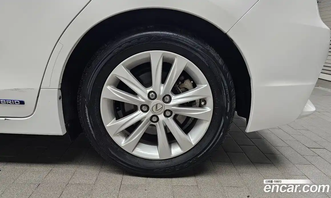 Lexus CT200h 2016 1.8 гидро в Москве № 975917, фото 5