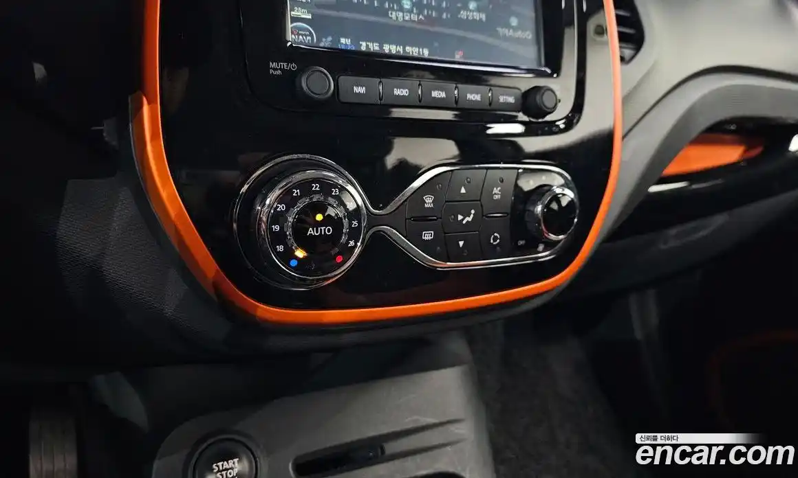 Renault QM3 2015 1.5 Автомат в Москве № 1000407, фото 17