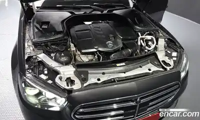 Mercedes-Benz E-Class 2021 1.9 гидро, миниатюра 6