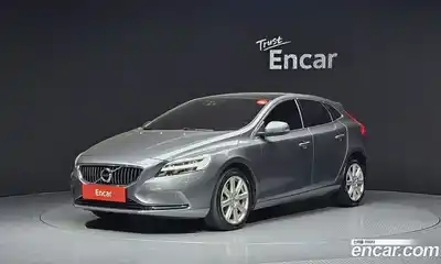 Volvo V40, 2018