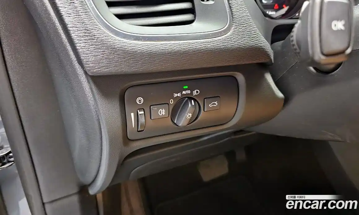 Volvo V40 2018 2.0 гидро в Москве № 1008700, фото 17