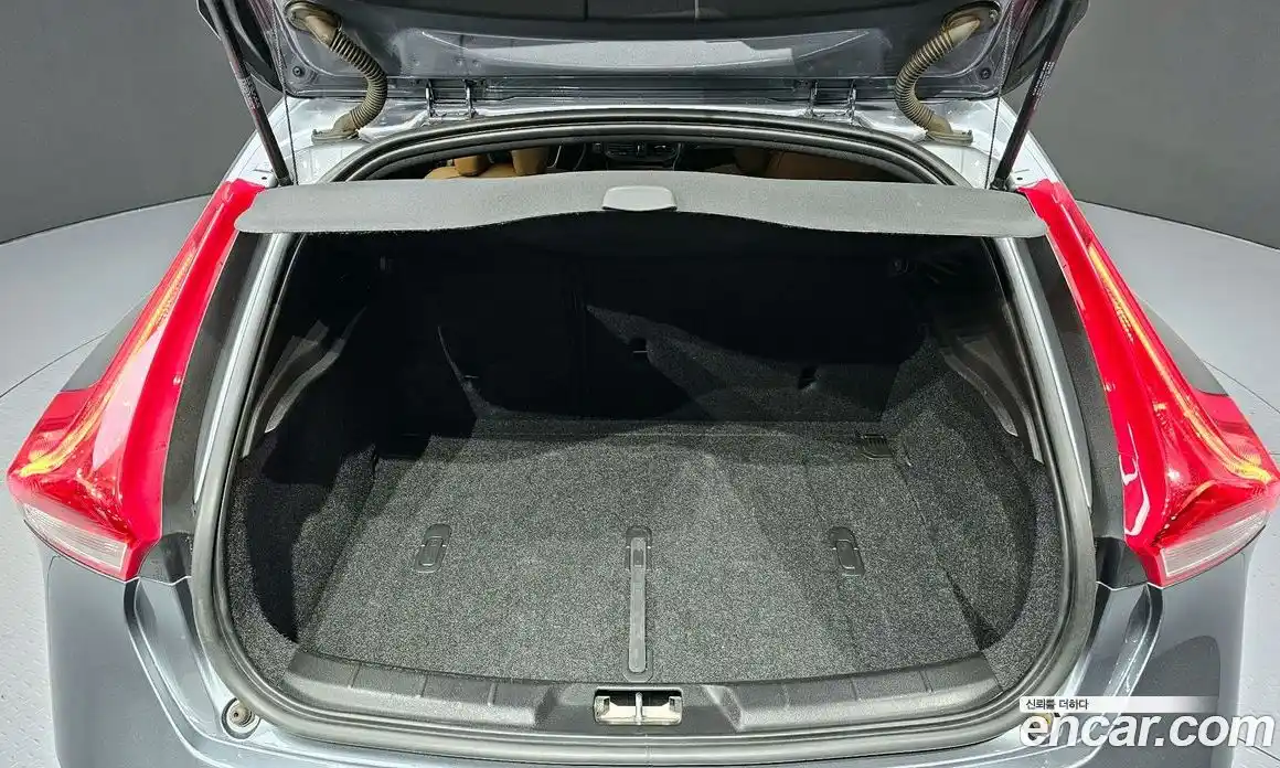 Volvo V40 2018 2.0 гидро в Москве № 1008700, фото 20