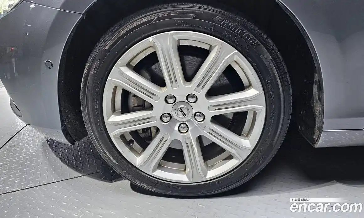 Volvo V40 2018 2.0 гидро в Москве № 1008700, фото 5