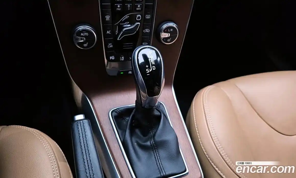 Volvo V40 2018 2.0 гидро в Москве № 1008700, фото 9