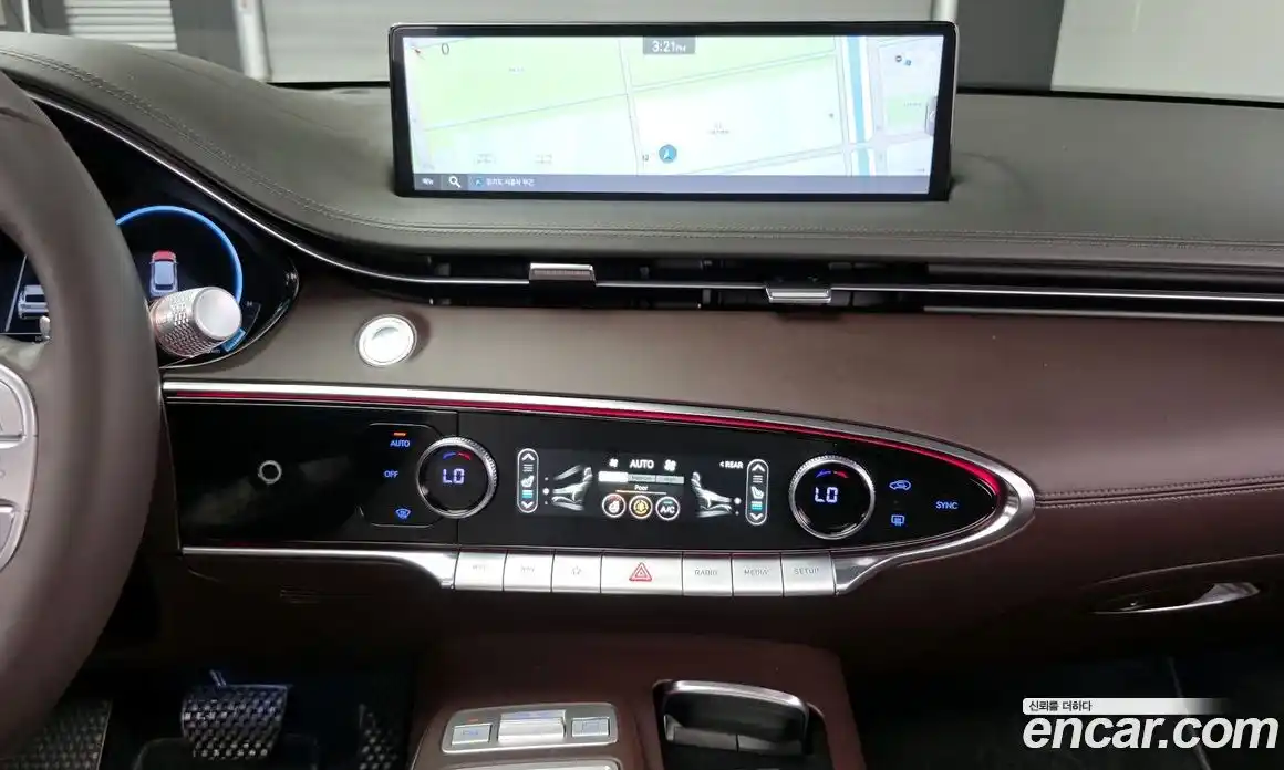 Genesis GV70 2022 2.5 Автомат в Москве № 1009939, фото 17