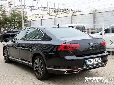 Volkswagen Passat 2021 2.0 гидро в Москве № 1014793, миниатюра 3