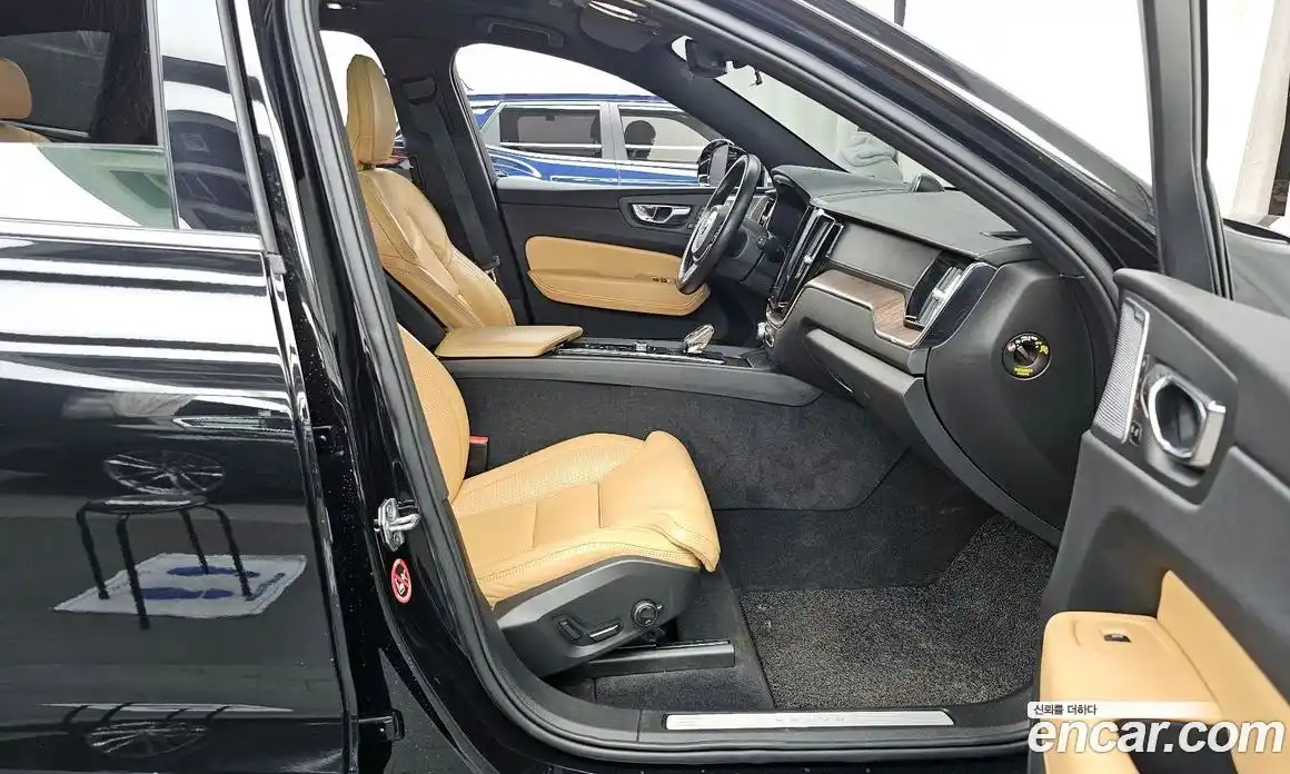 Volvo XC60 2021 2.0 гидро в Москве № 164368, фото 11