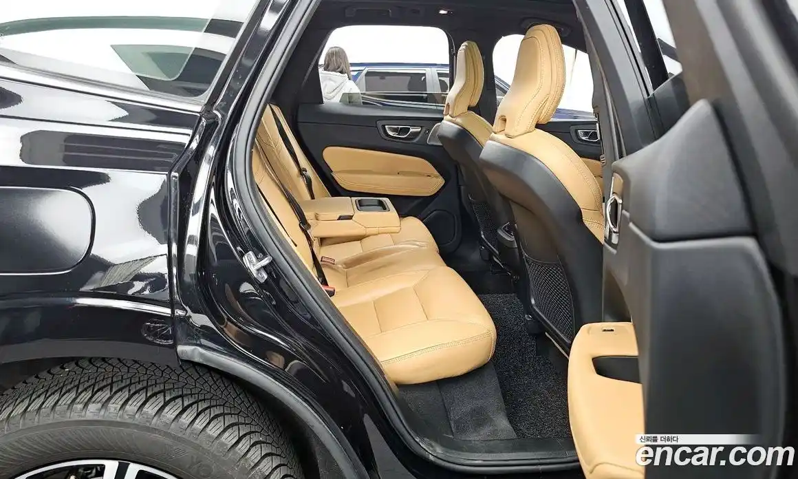 Volvo XC60 2021 2.0 гидро в Москве № 164368, фото 12