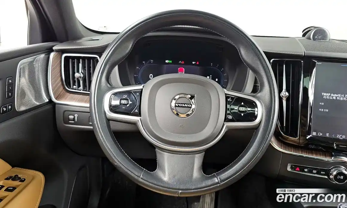 Volvo XC60 2021 2.0 гидро в Москве № 164368, фото 13
