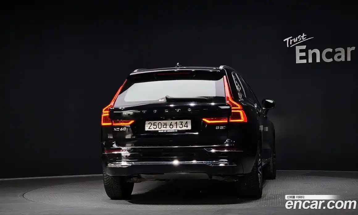 Volvo XC60 2021 2.0 гидро в Москве № 164368, фото 4