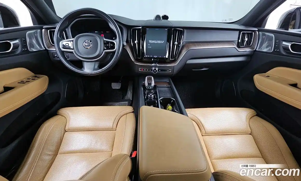 Volvo XC60 2021 2.0 гидро в Москве № 164368, фото 7