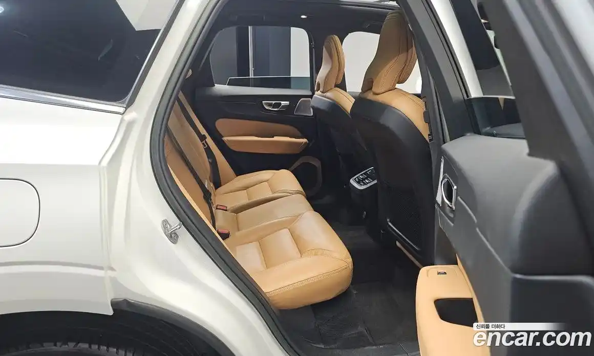 Volvo XC60 2022 2.0 гидро в Москве № 164421, фото 12