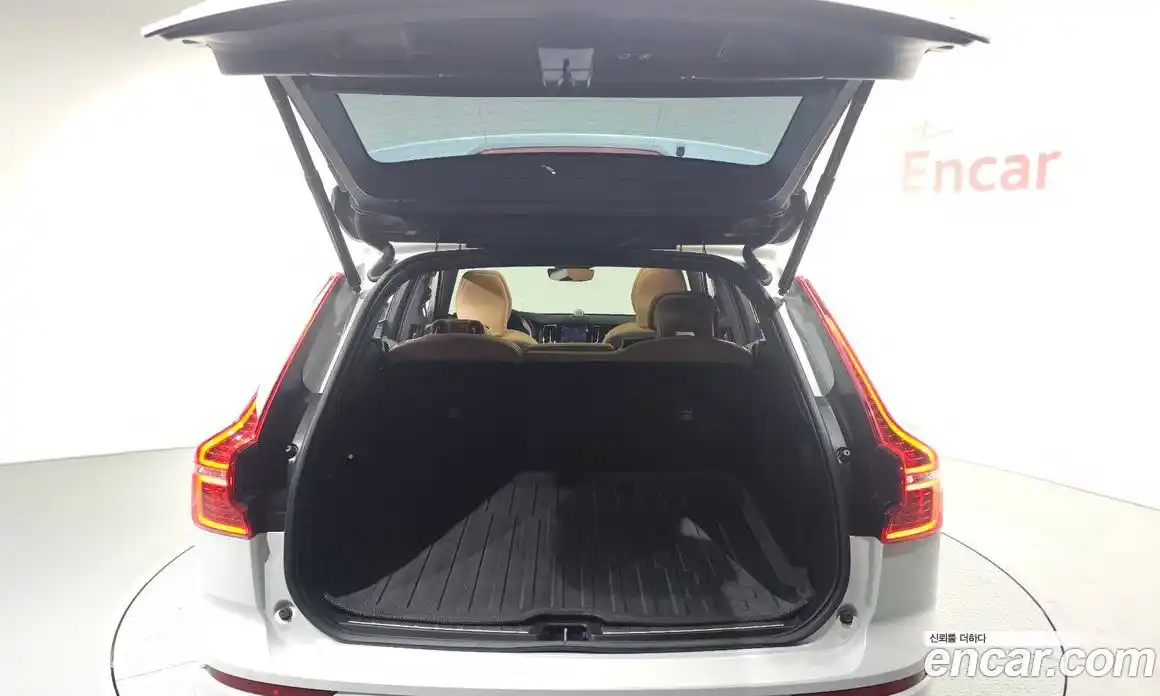 Volvo XC60 2022 2.0 гидро в Москве № 164421, фото 20