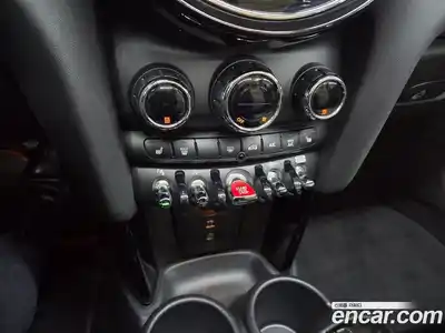 Mini Cooper Convertible 2023 2.0 гидро в Москве № 167415, миниатюра 8