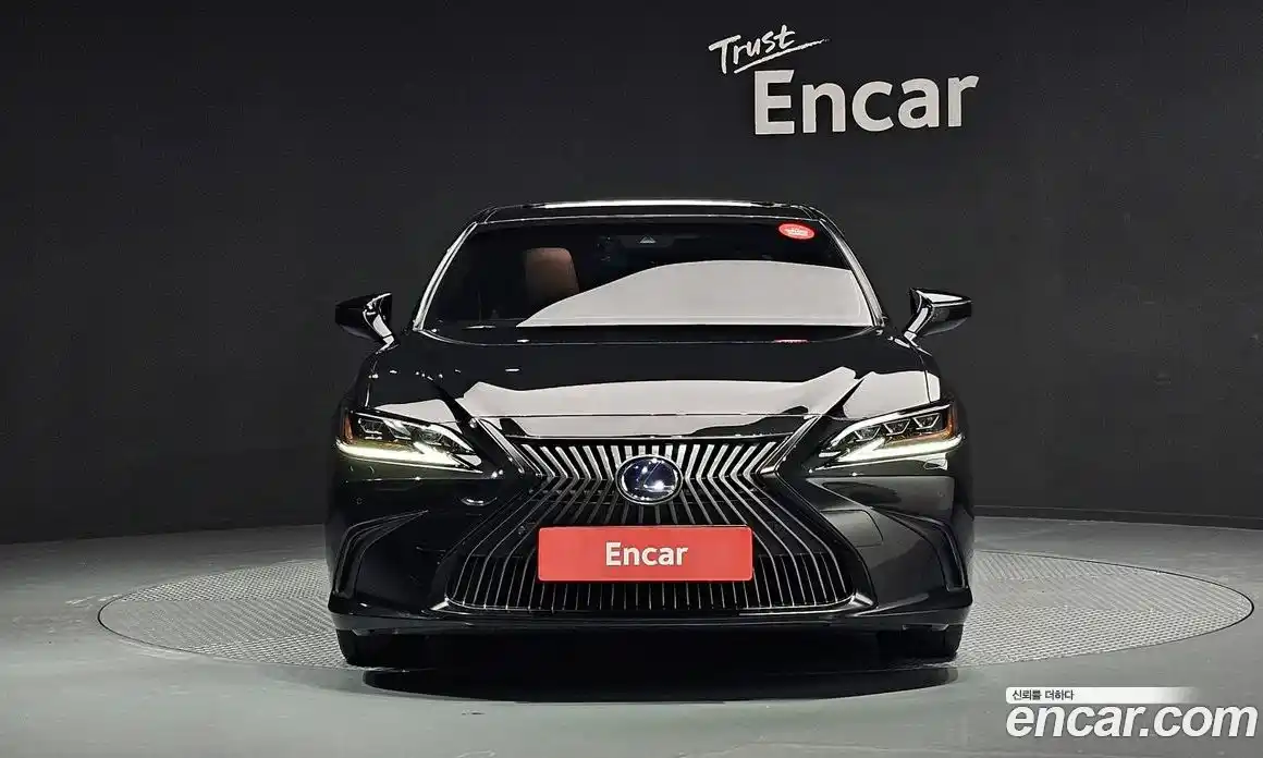 Lexus ES 2019 2.5 гидро в Москве № 168237, фото 3