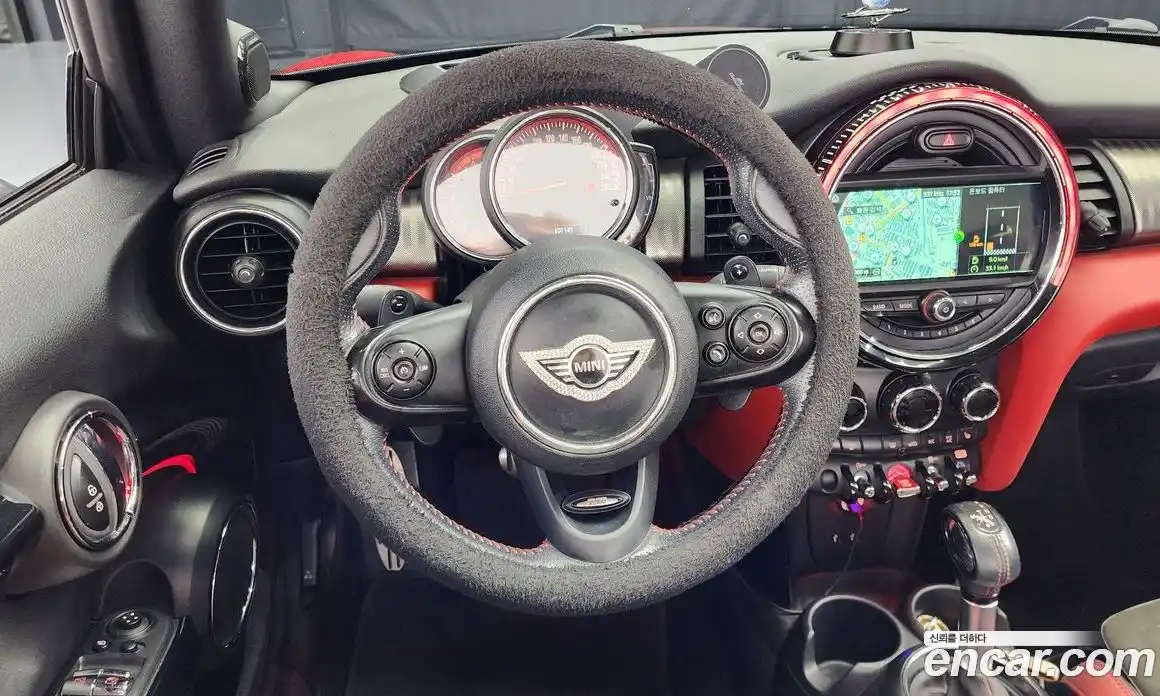 Mini Cooper Convertible 2018 2.0 гидро в Москве № 171295, фото 13