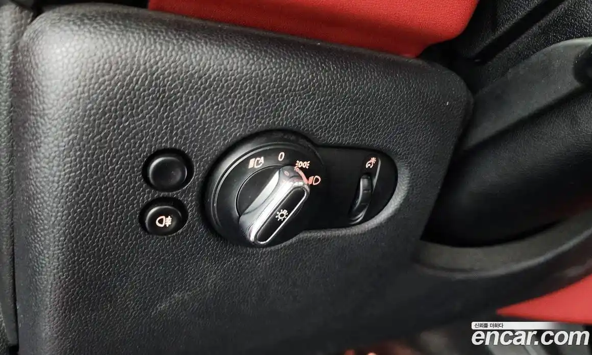 Mini Cooper Convertible 2018 2.0 гидро в Москве № 171295, фото 19