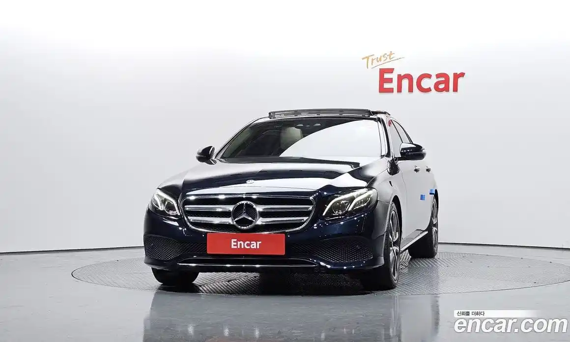 Mercedes-Benz E-Class 2018 2.0 гидро в Москве № 195555, фото 3